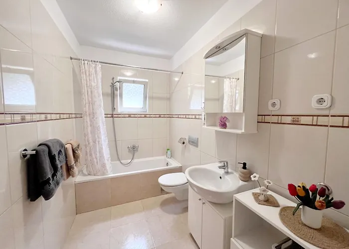 Tai - Spacious And Comfy With Private Terrace 赫瓦尔