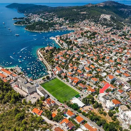 Vendégház Tai - Spacious And Comfy With Private Terrace Hvar Town