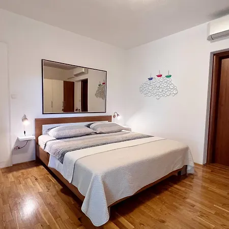 Tai - Spacious And Comfy With Private Terrace 3* 흐바르