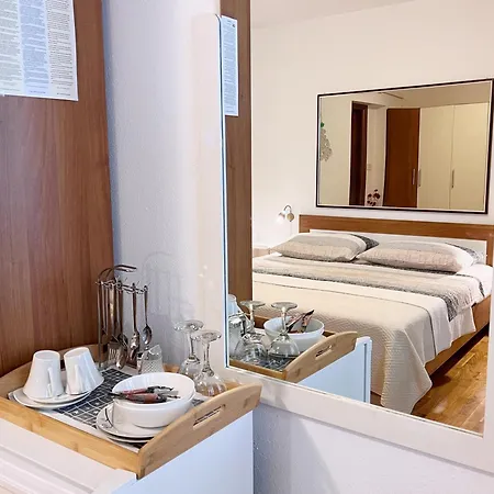 Tai - Spacious And Comfy With Private Terrace 게스트하우스 흐바르